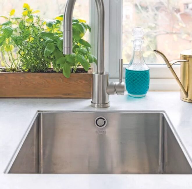 How to clean a stainless steel sink properly without damaging it